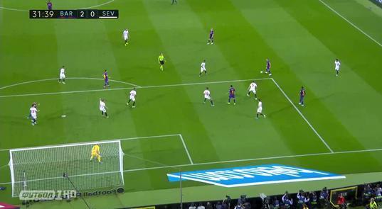 Барселона - Севилья - Видео гола Артуро Видаль, 32 минута смотреть онлайн